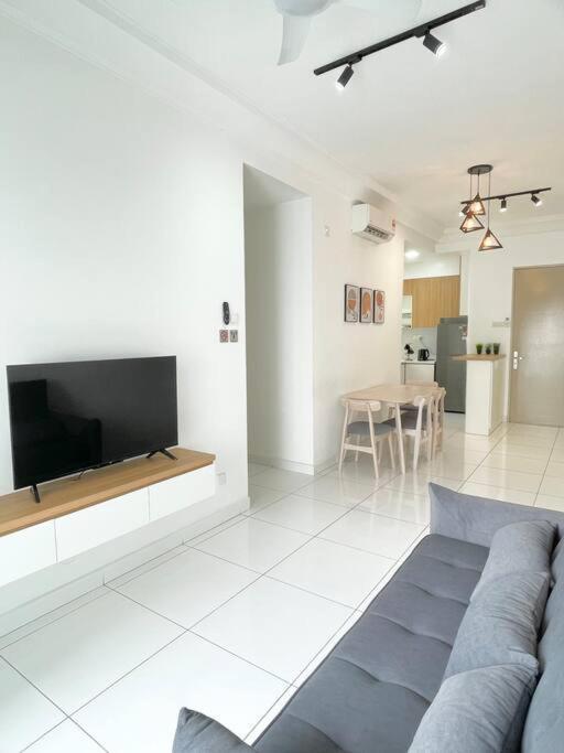1min To Paradigm Mall 2to 5pax Platino Mujistyle Johor Bahru