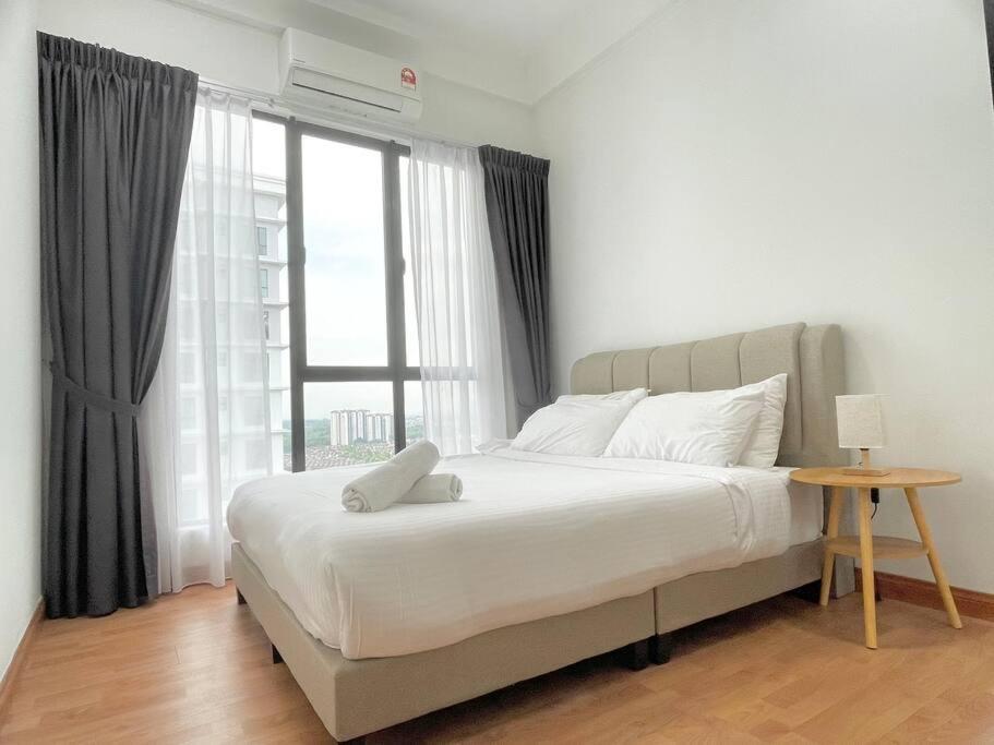 1min To Paradigm Mall 2to 5pax Platino Mujistyle * Johor Bahru